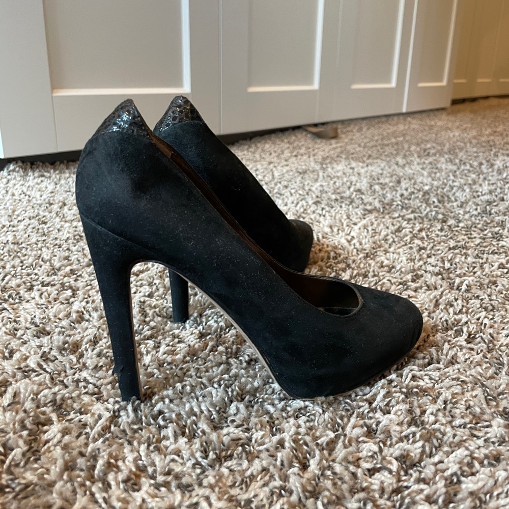 Sam Edelman Yasmine Black Suede Pumps